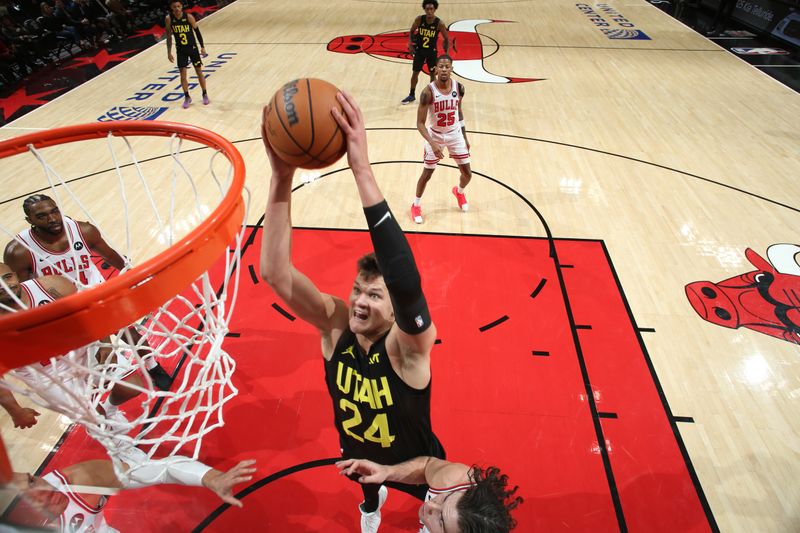 CHICAGO, IL - NOVEMBER 4: Walker Kessler #24 of the Utah Jazz dunks the ball during the game against the Chicago Bulls on NOVEMBER 4, 2024 at United Center in Chicago, Illinois. NOTE TO USER: User expressly acknowledges and agrees that, by downloading and or using this photograph, User is consenting to the terms and conditions of the Getty Images License Agreement. Mandatory Copyright Notice: Copyright 2024 NBAE (Photo by Gary Dineen/NBAE via Getty Images)