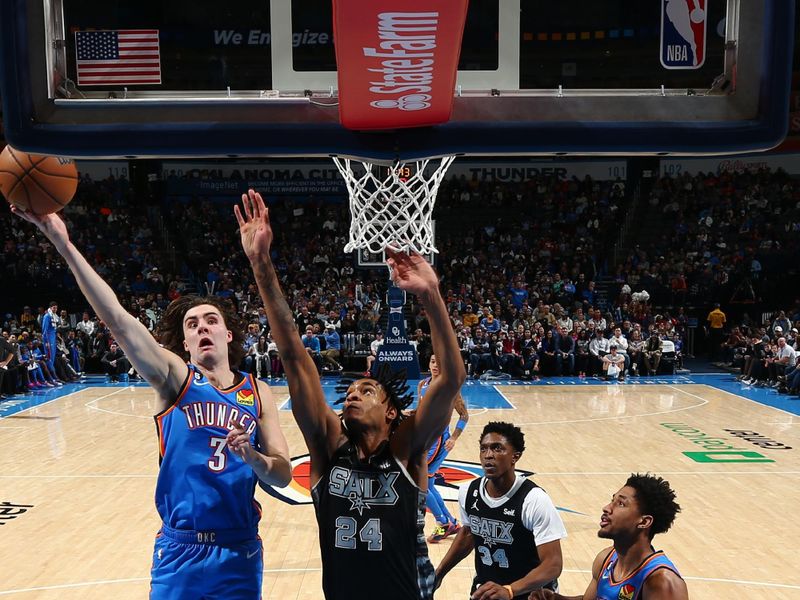 OKLAHOMA CITY, OK - DECEMBER 27: Josh Giddey #3 of the Oklahoma City Thunder drives to the basket against the San Antonio Spurs on December 27, 2022 at Paycom Arena in Oklahoma City, Oklahoma. NOTE TO USER: User expressly acknowledges and agrees that, by downloading and or using this photograph, User is consenting to the terms and conditions of the Getty Images License Agreement. Mandatory Copyright Notice: Copyright 2022 NBAE (Photo by Zach Beeker/NBAE via Getty Images)