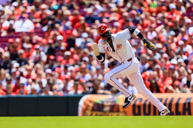 May 18, 2025; Cincinnati, Ohio, USA; Cincinnati Reds shortstop Elly De La Cruz (44) steals second in the third inning against the Cleveland Guardians at Great American Ball Park. Mandatory Credit: Katie Stratman-Imagn Images