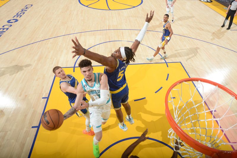 SAN FRANCISCO, CA - DECEMBER 27: LaMelo Ball #1 of the Charlotte Hornets drives to the basket during the game against the Golden State Warriors on December 27, 2022 at Chase Center in San Francisco, California. NOTE TO USER: User expressly acknowledges and agrees that, by downloading and or using this photograph, user is consenting to the terms and conditions of Getty Images License Agreement. Mandatory Copyright Notice: Copyright 2022 NBAE (Photo by Noah Graham/NBAE via Getty Images)