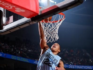 PORTLAND, OR - NOVEMBER 5: Desmond Bane #22 of the Memphis Grizzlies shoots the ball during the game against the Portland Trail Blazers on November 5, 2023 at the Moda Center Arena in Portland, Oregon. NOTE TO USER: User expressly acknowledges and agrees that, by downloading and or using this photograph, user is consenting to the terms and conditions of the Getty Images License Agreement. Mandatory Copyright Notice: Copyright 2023 NBAE (Photo by Cameron Browne/NBAE via Getty Images)