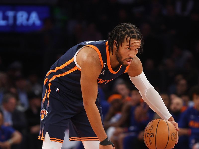 NEW YORK, NEW YORK - NOVEMBER 30: Jalen Brunson #11 of the New York Knicks in action against the Milwaukee Bucks at Madison Square Garden on November 30, 2022 in New York City. NOTE TO USER: User expressly acknowledges and agrees that, by downloading and or using this Photograph, user is consenting to the terms and conditions of the Getty Images License Agreement. Milwaukee Bucks defeated the New York Knicks 109-103. (Photo by Mike Stobe/Getty Images)