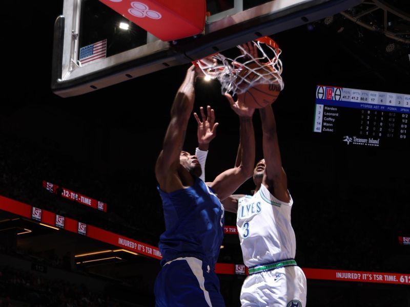 MINNEAPOLIS, MN -  MARCH 3: Kawhi Leonard #2 of the LA Clippers dunks the ball during the game against the Minnesota Timberwolves on March 3, 2024 at Target Center in Minneapolis, Minnesota. NOTE TO USER: User expressly acknowledges and agrees that, by downloading and or using this Photograph, user is consenting to the terms and conditions of the Getty Images License Agreement. Mandatory Copyright Notice: Copyright 2024 NBAE (Photo by David Sherman/NBAE via Getty Images)