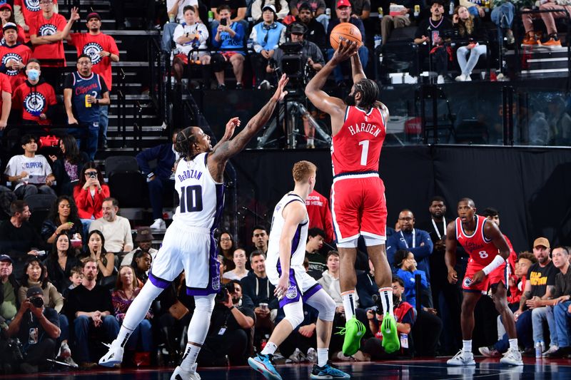 INGLEWOOD, CA - NOVEMBER 22: James Harden #1 of the LA Clippers shoots the ball during the game against the Sacramento Kings on November 22, 2024 at Intuit Dome in Los Angeles, California. NOTE TO USER: User expressly acknowledges and agrees that, by downloading and/or using this Photograph, user is consenting to the terms and conditions of the Getty Images License Agreement. Mandatory Copyright Notice: Copyright 2024 NBAE (Photo by Adam Pantozzi/NBAE via Getty Images)