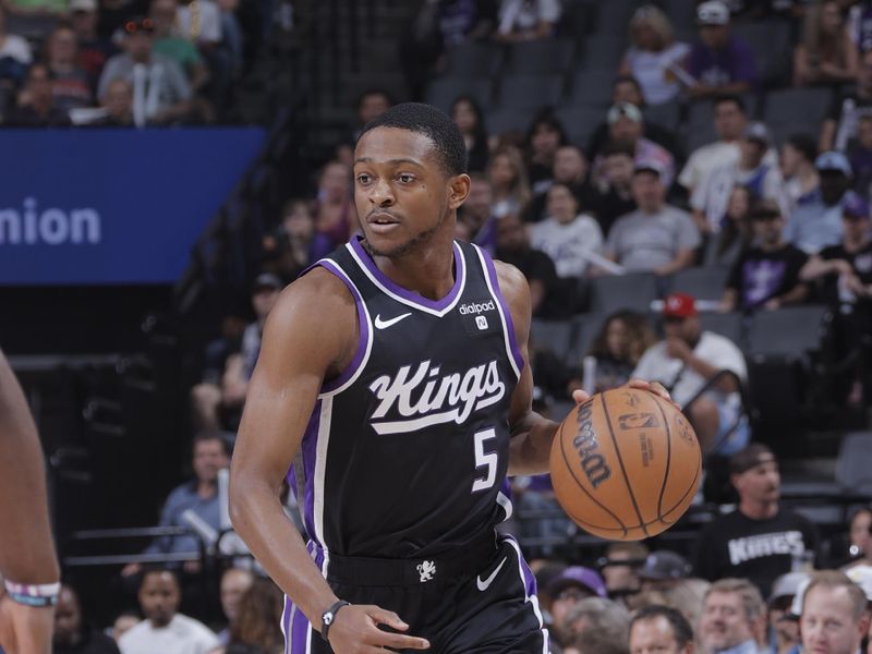 SACRAMENTO, CA - APRIL 11: De'Aaron Fox #5 of the Sacramento Kings dribbles the ball during the game against the New Orleans Pelicans on April 11, 2024 at Golden 1 Center in Sacramento, California. NOTE TO USER: User expressly acknowledges and agrees that, by downloading and or using this Photograph, user is consenting to the terms and conditions of the Getty Images License Agreement. Mandatory Copyright Notice: Copyright 2024 NBAE (Photo by Rocky Widner/NBAE via Getty Images)