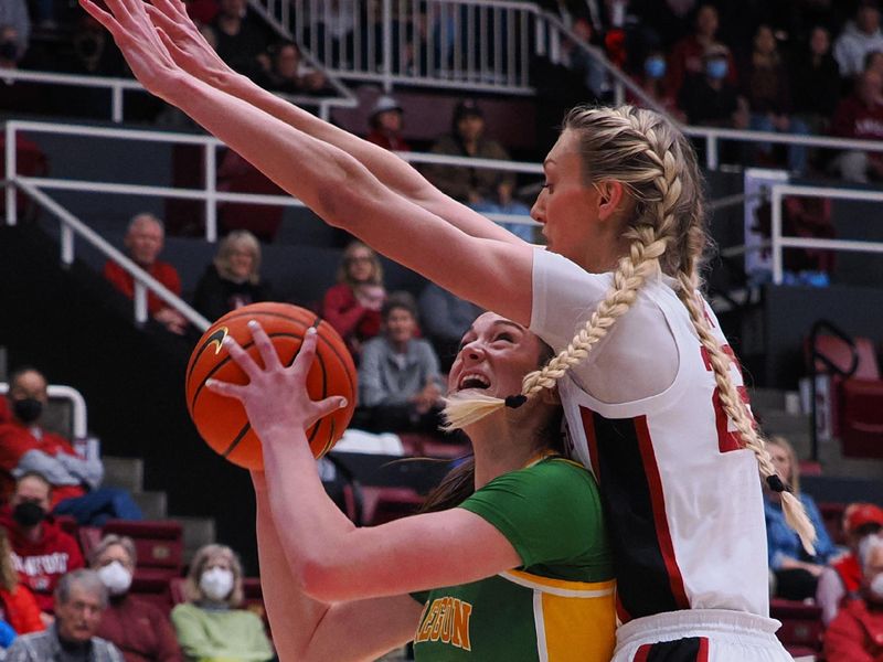 Jan 29, 2023; Stanford, California, USA; Oregon Ducks forward Grace VanSlooten (40) looks the rim below Stanford Cardinal forward Cameron Brink (22) during the first quarter at Maples Pavilion. Mandatory Credit: Kelley L Cox-USA TODAY Sports