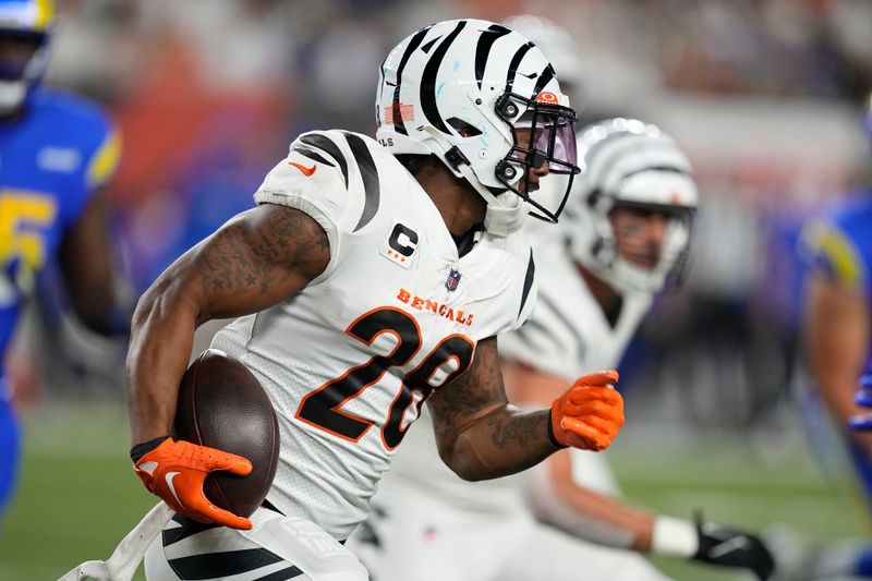 Cincinnati Bengals running back Joe Mixon runs during the first half of an NFL football game against the Los Angeles Rams, Monday, Sept. 25, 2023, in Cincinnati. (AP Photo/Darron Cummings)