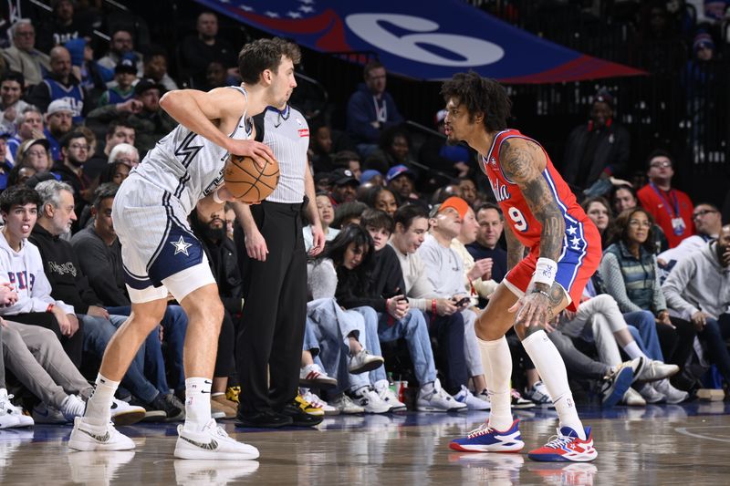 PHILADELPHIA, PA - DECEMBER 6: Franz Wagner #22 of the Orlando Magic looks to pass the ball during the game against the Philadelphia 76ers on December 6, 2024 at the Wells Fargo Center in Philadelphia, Pennsylvania NOTE TO USER: User expressly acknowledges and agrees that, by downloading and/or using this Photograph, user is consenting to the terms and conditions of the Getty Images License Agreement. Mandatory Copyright Notice: Copyright 2024 NBAE (Photo by David Dow/NBAE via Getty Images)