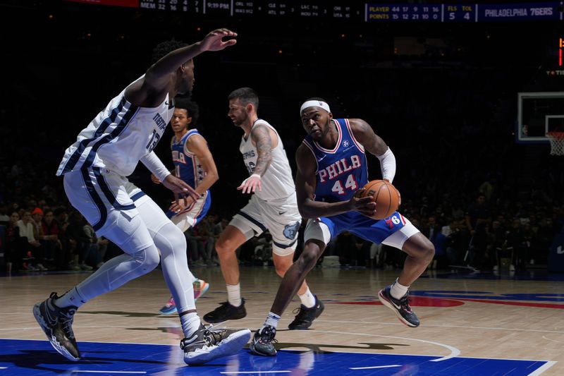 PHILADELPHIA, PA - MARCH 6: Paul Reed #44 of the Philadelphia 76ers handles the ball during the game against the Memphis Grizzlies on March 6, 2024 at the Wells Fargo Center in Philadelphia, Pennsylvania NOTE TO USER: User expressly acknowledges and agrees that, by downloading and/or using this Photograph, user is consenting to the terms and conditions of the Getty Images License Agreement. Mandatory Copyright Notice: Copyright 2024 NBAE (Photo by Jesse D. Garrabrant/NBAE via Getty Images)