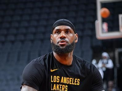 SAN ANTONIO, TX - DECEMBER 15: LeBron James #23 of the Los Angeles Lakers warms up before the game against the San Antonio Spurs on December 15, 2023 at the Frost Bank Center in San Antonio, Texas. NOTE TO USER: User expressly acknowledges and agrees that, by downloading and or using this photograph, user is consenting to the terms and conditions of the Getty Images License Agreement. Mandatory Copyright Notice: Copyright 2023 NBAE (Photos by Michael Gonzales/NBAE via Getty Images)