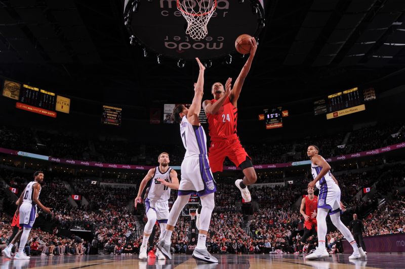 PORTLAND, OR - NOVEMBER 29: Kris Murray #24 of the Portland Trail Blazers drives to the basket during the game against the Sacramento Kings during the Emirates NBA Cup on November 29, 2024 at the Moda Center Arena in Portland, Oregon. NOTE TO USER: User expressly acknowledges and agrees that, by downloading and or using this photograph, user is consenting to the terms and conditions of the Getty Images License Agreement. Mandatory Copyright Notice: Copyright 2024 NBAE (Photo by Cameron Browne/NBAE via Getty Images)