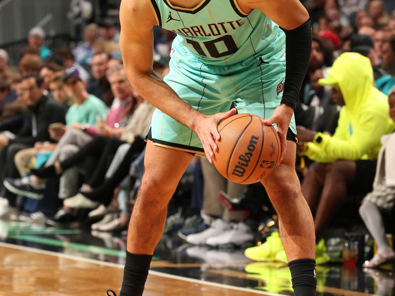 CHARLOTTE, NC - NOVEMBER 30: Josh Green #10 of the Charlotte Hornets dribbles the ball during the game against the Atlanta Hawks on November 30, 2024 at Spectrum Center in Charlotte, North Carolina. NOTE TO USER: User expressly acknowledges and agrees that, by downloading and or using this photograph, User is consenting to the terms and conditions of the Getty Images License Agreement. Mandatory Copyright Notice: Copyright 2024 NBAE (Photo by Kent Smith/NBAE via Getty Images)