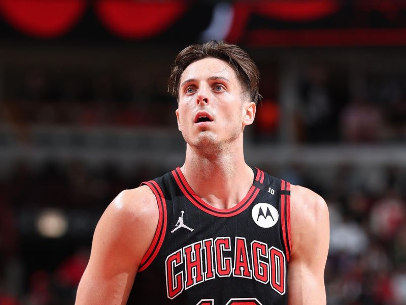 CHICAGO, IL - FEBRUARY 26: Zach Collins #12 of the Chicago Bulls prepares to shoot a free throw during the game against the LA Clippers on February 26, 2025 at United Center in Chicago, Illinois. NOTE TO USER: User expressly acknowledges and agrees that, by downloading and or using this photograph, User is consenting to the terms and conditions of the Getty Images License Agreement. Mandatory Copyright Notice: Copyright 2025 NBAE (Photo by Jeff Haynes/NBAE via Getty Images)