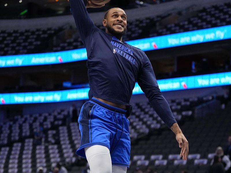 DALLAS, TEXAS - FEBRUARY 12: Daniel Gafford #21 of the Dallas Mavericks warms up before the game against the Washington Wizards at American Airlines Center on February 12, 2024 in Dallas, Texas. NOTE TO USER: User expressly acknowledges and agrees that, by downloading and or using this photograph, User is consenting to the terms and conditions of the Getty Images License Agreement. (Photo by Sam Hodde/Getty Images)