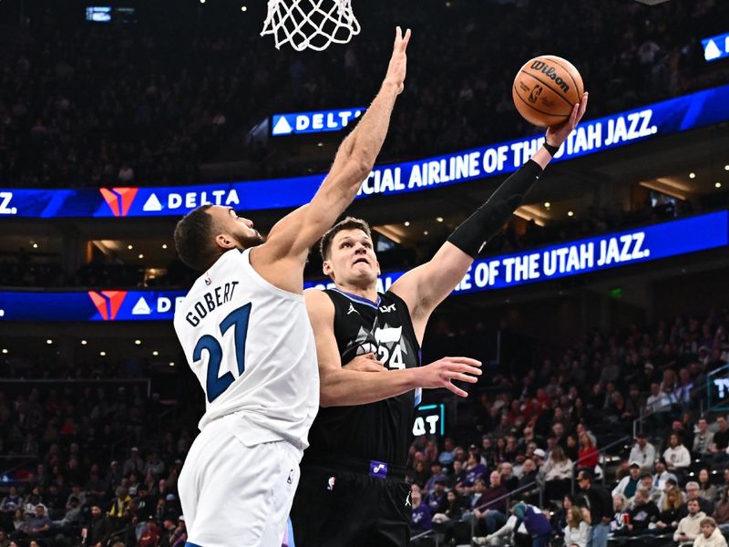 SALT LAKE CITY, UT - JANUARY 30:  Walker Kessler #24 of the Utah Jazz shoots the ball during the game against the Minnesota Timberwolves on January 30, 2025 at Delta Center in Salt Lake City, Utah. NOTE TO USER: User expressly acknowledges and agrees that, by downloading and or using this Photograph, User is consenting to the terms and conditions of the Getty Images License Agreement. Mandatory Copyright Notice: Copyright 2025 NBAE (Photo by Melissa Majchrzak/NBAE via Getty Images)