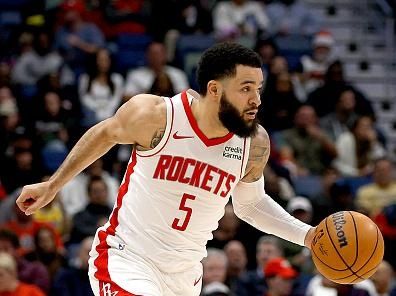 NEW ORLEANS, LOUISIANA - DECEMBER 23: Fred VanVleet #5 of the Houston Rockets dribbles the ball down court during the third quarter of an NBA game against the New Orleans Pelicans at Smoothie King Center on December 23, 2023 in New Orleans, Louisiana. NOTE TO USER: User expressly acknowledges and agrees that, by downloading and or using this photograph, User is consenting to the terms and conditions of the Getty Images License Agreement. (Photo by Sean Gardner/Getty Images)