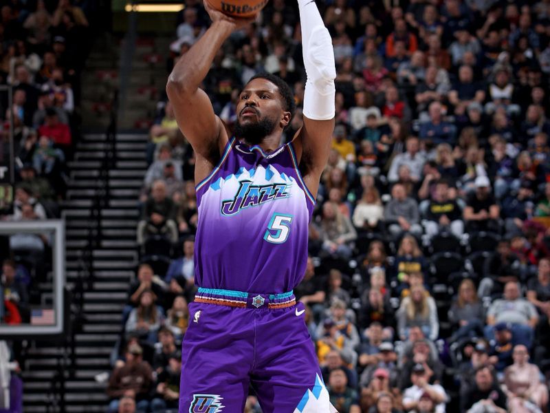 SALT LAKE CITY, UT - NOVEMBER 23: Malik Beasley #5 of the Utah Jazz shoots a three point basket against the Detroit Pistons on November 23, 2022 at vivint.SmartHome Arena in Salt Lake City, Utah. NOTE TO USER: User expressly acknowledges and agrees that, by downloading and or using this Photograph, User is consenting to the terms and conditions of the Getty Images License Agreement. Mandatory Copyright Notice: Copyright 2022 NBAE (Photo by Melissa Majchrzak/NBAE via Getty Images)