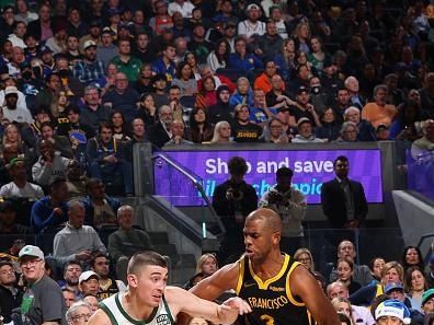 SAN FRANCISCO, CA - DECEMBER 19: Payton Pritchard #11 of the Boston Celtics handles the ball during the game against the Golden State Warriors on December 19, 2023 at Chase Center in San Francisco, California. NOTE TO USER: User expressly acknowledges and agrees that, by downloading and or using this photograph, user is consenting to the terms and conditions of Getty Images License Agreement. Mandatory Copyright Notice: Copyright 2023 NBAE (Photo by Mike Rasay/NBAE via Getty Images)