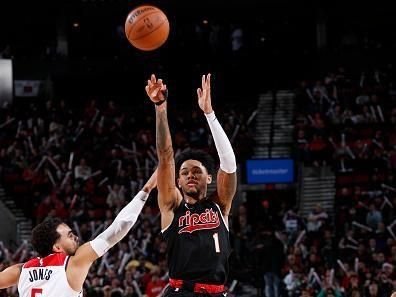 PORTLAND, OR - DECEMBER 21: Anfernee Simons #1 of the Portland Trail Blazers shoots the ball during the game against the Washington Wizards on December 21, 2023 at the Moda Center Arena in Portland, Oregon. NOTE TO USER: User expressly acknowledges and agrees that, by downloading and or using this photograph, user is consenting to the terms and conditions of the Getty Images License Agreement. Mandatory Copyright Notice: Copyright 2023 NBAE (Photo by Cameron Browne/NBAE via Getty Images)