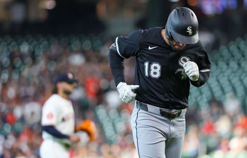 Jun 10, 2025; Houston, Texas, USA; Chicago White Sox right fielder Mike Tauchman (18) runs back to the dugout after flying out against Houston Astros starting pitcher Lance McCullers Jr. (43)  in the first inning at Daikin Park. Mandatory Credit: Thomas Shea-Imagn Images