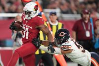 Arizona Cardinals Dominate Chicago Bears with Ground Game and Defensive Might