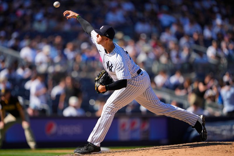 May 28, 2023; Bronx, New York, USA; New York Yankees pitcher Clay Holmes (35) delivers a pitch against the San Diego Padres during the ninth inning at Yankee Stadium. Mandatory Credit: Gregory Fisher-USA TODAY Sports