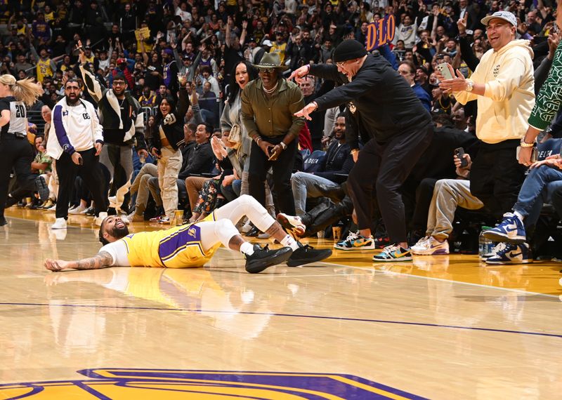 LOS ANGELES, CA - MARCH 4: D'Angelo Russell #1 of the Los Angeles Lakers celebrates during the game against the Oklahoma City Thunder on March 4, 2024 at Crypto.Com Arena in Los Angeles, California. NOTE TO USER: User expressly acknowledges and agrees that, by downloading and/or using this Photograph, user is consenting to the terms and conditions of the Getty Images License Agreement. Mandatory Copyright Notice: Copyright 2024 NBAE (Photo by Andrew D. Bernstein/NBAE via Getty Images)