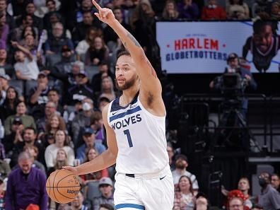 SACRAMENTO, CA - DECEMBER 23: Kyle Anderson #1 of the Minnesota Timberwolves brings the ball up court against the Sacramento Kings on December 23, 2023 at Golden 1 Center in Sacramento, California. NOTE TO USER: User expressly acknowledges and agrees that, by downloading and or using this Photograph, user is consenting to the terms and conditions of the Getty Images License Agreement. Mandatory Copyright Notice: Copyright 2023 NBAE (Photo by Rocky Widner/NBAE via Getty Images)