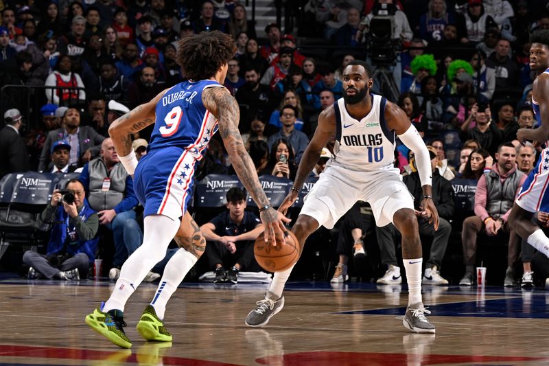 PHILADELPHIA, PA - FEBRUARY 5: Tim Hardaway Jr. #10 of the Dallas Mavericks plays defense against the Philadelphia 76ers on February 5, 2024 at the Wells Fargo Center in Philadelphia, Pennsylvania NOTE TO USER: User expressly acknowledges and agrees that, by downloading and/or using this Photograph, user is consenting to the terms and conditions of the Getty Images License Agreement. Mandatory Copyright Notice: Copyright 2024 NBAE (Photo by David Dow/NBAE via Getty Images)