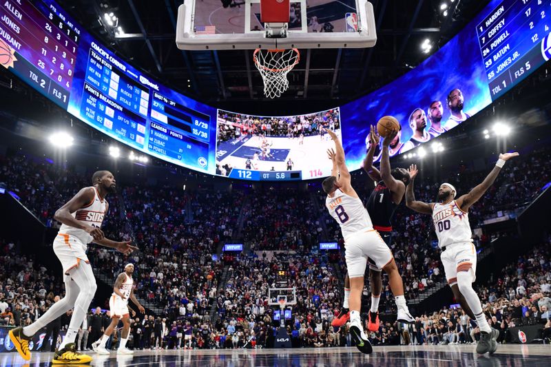 INGLEWOOD, CA - OCTOBER 23: James Harden #1 of the LA Clippers drives to the basket during the game against the Phoenix Suns on October 23, 2024 at Intuit Dome in Los Angeles, California. NOTE TO USER: User expressly acknowledges and agrees that, by downloading and/or using this Photograph, user is consenting to the terms and conditions of the Getty Images License Agreement. Mandatory Copyright Notice: Copyright 2024 NBAE (Photo by Adam Pantozzi/NBAE via Getty Images)