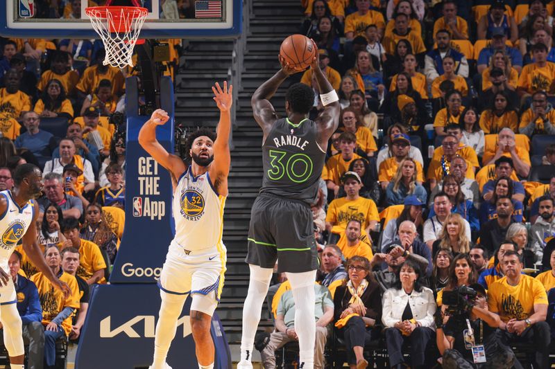 SAN FRANCISCO, CA - MAY 10:  Julius Randle #30 of the Minnesota Timberwolves shoots the ball during the game against the Golden State Warriors during Round 2 Game 3 on May 10, 2025 at Chase Center in San Francisco, California. NOTE TO USER: User expressly acknowledges and agrees that, by downloading and or using this photograph, user is consenting to the terms and conditions of Getty Images License Agreement. Mandatory Copyright Notice: Copyright 2025 NBAE (Photo by Jesse D. Garrabrant/NBAE via Getty Images)