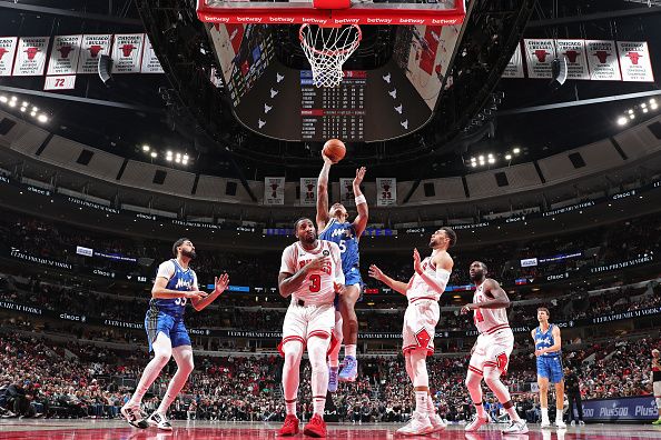 CHICAGO, IL - NOVEMBER 15: Paolo Banchero #5 of the Orlando Magic drives to the basket during the game against the Chicago Bulls on November 15, 2023 at United Center in Chicago, Illinois. NOTE TO USER: User expressly acknowledges and agrees that, by downloading and or using this photograph, User is consenting to the terms and conditions of the Getty Images License Agreement. Mandatory Copyright Notice: Copyright 2023 NBAE (Photo by Jeff Haynes/NBAE via Getty Images)