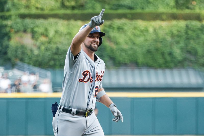 Sep 2, 2023; Chicago, Illinois, USA; Detroit Tigers second baseman Andre Lipcius (27) rounds the bases after hitting a two-run home run against the Chicago White Sox during the first inning at Guaranteed Rate Field. Mandatory Credit: Kamil Krzaczynski-USA TODAY Sports