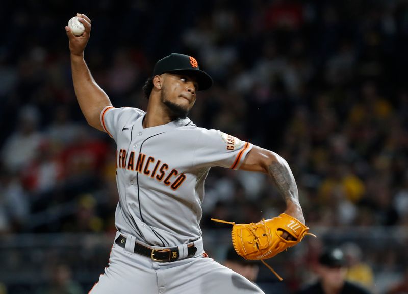 Giants Brace for Skirmish with Pirates: Will Oracle Park Be Their Battleground Advantage?