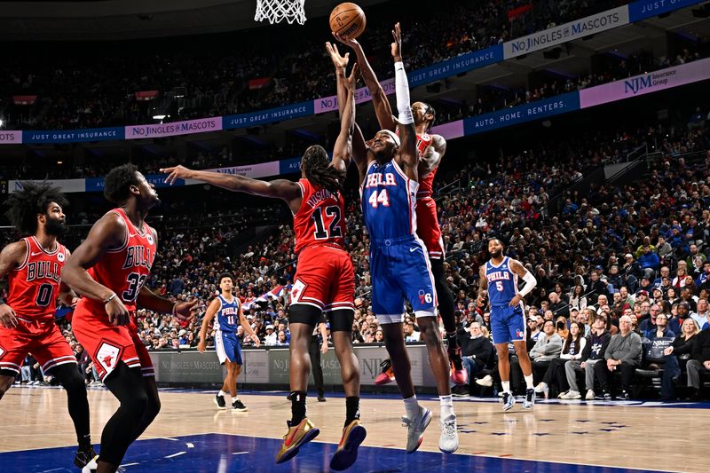 PHILADELPHIA, PA - JANUARY 2:  Paul Reed #44 of the Philadelphia 76ers plays defense against the Chicago Bulls on January 2, 2024 at the Wells Fargo Center in Philadelphia, Pennsylvania NOTE TO USER: User expressly acknowledges and agrees that, by downloading and/or using this Photograph, user is consenting to the terms and conditions of the Getty Images License Agreement. Mandatory Copyright Notice: Copyright 2024 NBAE (Photo by David Dow/NBAE via Getty Images)