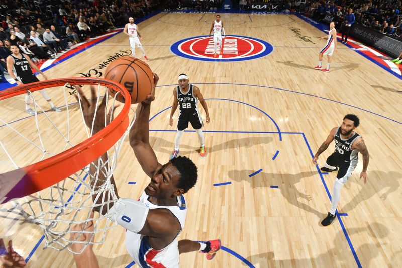 DETROIT, MI - JANUARY 10:  Jalen Duren #0 of the Detroit Pistons drives to the basket during the game against the San Antonio Spurs on January 10, 2024 at Little Caesars Arena in Detroit, Michigan. NOTE TO USER: User expressly acknowledges and agrees that, by downloading and/or using this photograph, User is consenting to the terms and conditions of the Getty Images License Agreement. Mandatory Copyright Notice: Copyright 2024 NBAE (Photo by Chris Schwegler/NBAE via Getty Images)