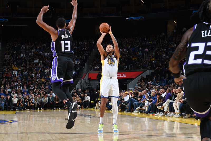 SAN FRANCISCO, CA - OCTOBER 11: Kyle Anderson #1 of the Golden State Warriors shoots a three point basket during the game against the Sacramento Kings during a NBA Preseason game on October 11, 2024 at Chase Center in San Francisco, California. NOTE TO USER: User expressly acknowledges and agrees that, by downloading and or using this photograph, user is consenting to the terms and conditions of Getty Images License Agreement. Mandatory Copyright Notice: Copyright 2024 NBAE (Photo by Noah Graham/NBAE via Getty Images)