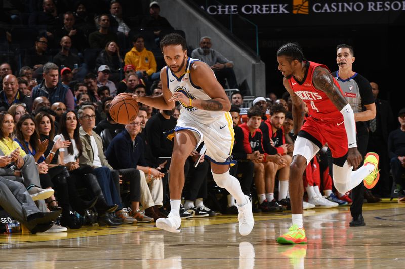 SAN FRANCISCO, CA - DECEMBER 5: Kyle Anderson #1 of the Golden State Warriors dribbles the ball during the game against the Houston Rockets on December 5, 2024 at Chase Center in San Francisco, California. NOTE TO USER: User expressly acknowledges and agrees that, by downloading and or using this photograph, user is consenting to the terms and conditions of Getty Images License Agreement. Mandatory Copyright Notice: Copyright 2024 NBAE (Photo by Noah Graham/NBAE via Getty Images)