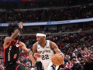 CHICAGO, IL - DECEMBER 21: Malaki Branham #22 of the San Antonio Spurs dribbles the ball during the game against the Chicago Bulls on December 21, 2023 at United Center in Chicago, Illinois. NOTE TO USER: User expressly acknowledges and agrees that, by downloading and or using this photograph, User is consenting to the terms and conditions of the Getty Images License Agreement. Mandatory Copyright Notice: Copyright 2023 NBAE (Photo by Jeff Haynes/NBAE via Getty Images)