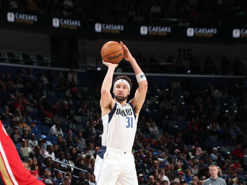 NEW ORLEANS, LA - JANUARY 29: Klay Thompson #31 of the Dallas Mavericks shoots the ball during the game against the New Orleans Pelicans on January 29, 2025 at the Smoothie King Center in New Orleans, Louisiana. NOTE TO USER: User expressly acknowledges and agrees that, by downloading and or using this Photograph, user is consenting to the terms and conditions of the Getty Images License Agreement. Mandatory Copyright Notice: Copyright 2025 NBAE (Photo by Layne Murdoch Jr./NBAE via Getty Images)