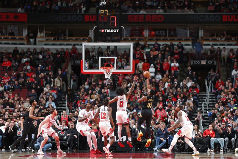 CHICAGO, IL - FEBRUARY 28: Donovan Mitchell #45 of the Cleveland Cavaliers shoots the ball during the game against the Chicago Bulls on February 28, 2024 at United Center in Chicago, Illinois. NOTE TO USER: User expressly acknowledges and agrees that, by downloading and or using this photograph, User is consenting to the terms and conditions of the Getty Images License Agreement. Mandatory Copyright Notice: Copyright 2024 NBAE (Photo by Jeff Haynes/NBAE via Getty Images)