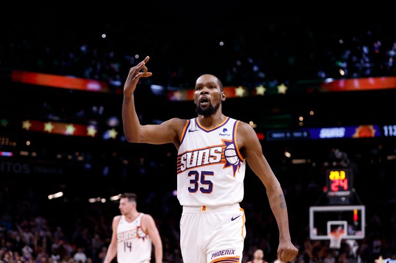 PHOENIX, ARIZONA - JANUARY 22: Kevin Durant #35 of the Phoenix Suns reacts after hitting a three point shot against the Chicago Bulls during the second half at Footprint Center on January 22, 2024 in Phoenix, Arizona. NOTE TO USER: User expressly acknowledges and agrees that, by downloading and or using this photograph, User is consenting to the terms and conditions of the Getty Images License Agreement.  (Photo by Chris Coduto/Getty Images)