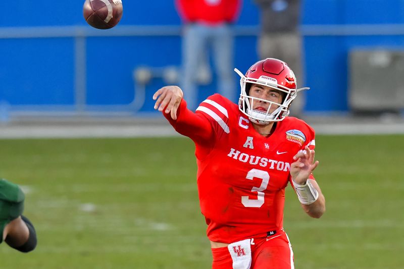 Dec 24, 2020; Frisco, Texas, USA;  Houston Cougars quarterback Clayton Tune (3) passes the ball against Hawaii Warriors during the second half at Toyota Stadium. Mandatory Credit: Tim Flores-USA TODAY Sports