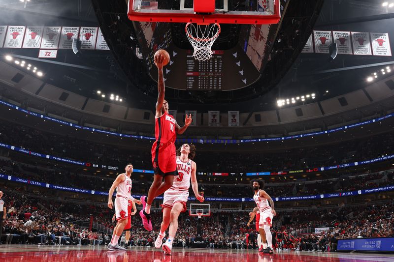 CHICAGO, IL - NOVEMBER 17:  Jabari Smith Jr. #10 of the Houston Rockets shoots the ball during the game against the Chicago Bulls during a regular season game on November 17, 2024 at United Center in Chicago, Illinois. NOTE TO USER: User expressly acknowledges and agrees that, by downloading and or using this photograph, User is consenting to the terms and conditions of the Getty Images License Agreement. Mandatory Copyright Notice: Copyright 2024 NBAE (Photo by Jeff Haynes/NBAE via Getty Images)