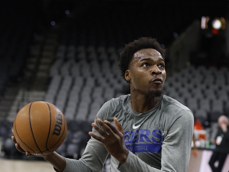 SAN ANTONIO, TX - FEBRUARY 03:  Paul Reed #44 of the Philadelphia 76ers takes warm up shots before the game against the San Antonio Spurs at AT&T Center on February 03, 2023 in San Antonio, Texas. NOTE TO USER: User expressly acknowledges and agrees that, by downloading and or using this photograph, User is consenting to terms and conditions of the Getty Images License Agreement. (Photo by Ronald Cortes/Getty Images)