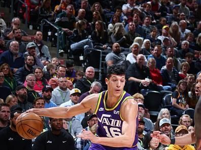 SALT LAKE CITY, UT - DECEMBER 13:  Simone Fontecchio #16 of the Utah Jazz goes to the basket during the game on December 13, 2023 at vivint.SmartHome Arena in Salt Lake City, Utah. NOTE TO USER: User expressly acknowledges and agrees that, by downloading and or using this Photograph, User is consenting to the terms and conditions of the Getty Images License Agreement. Mandatory Copyright Notice: Copyright 2023 NBAE (Photo by Melissa Majchrzak/NBAE via Getty Images)