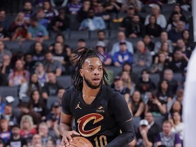 SACRAMENTO, CA - NOVEMBER 13: Darius Garland #10 of the Cleveland Cavaliers handles the ball during the game against the Sacramento Kings on November 13, 2023 at Golden 1 Center in Sacramento, California. NOTE TO USER: User expressly acknowledges and agrees that, by downloading and or using this Photograph, user is consenting to the terms and conditions of the Getty Images License Agreement. Mandatory Copyright Notice: Copyright 2023 NBAE (Photo by Rocky Widner/NBAE via Getty Images)