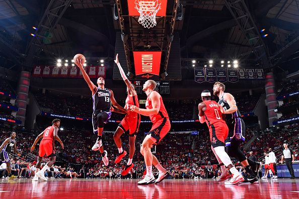 HOUSTON, TX - NOVEMBER 6: Keegan Murray #13 of the Sacramento Kings shoots the ball during the game against the Houston Rockets on November 6, 2023 at the Toyota Center in Houston, Texas. NOTE TO USER: User expressly acknowledges and agrees that, by downloading and or using this photograph, User is consenting to the terms and conditions of the Getty Images License Agreement. Mandatory Copyright Notice: Copyright 2023 NBAE (Photo by Logan Riely/NBAE via Getty Images)