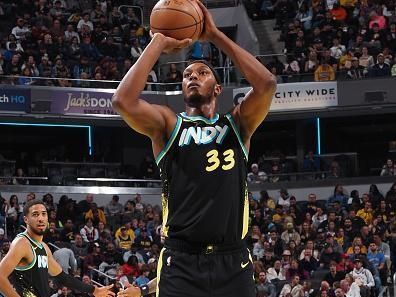 INDIANAPOLIS, IN - NOVEMBER 3: Myles Turner #33 of the Indiana Pacers shoots a free throw during the game against the Cleveland Cavaliers during the In-Season Tournament on November 3, 2023 at Gainbridge Fieldhouse in Indianapolis, Indiana. NOTE TO USER: User expressly acknowledges and agrees that, by downloading and or using this Photograph, user is consenting to the terms and conditions of the Getty Images License Agreement. Mandatory Copyright Notice: Copyright 2023 NBAE (Photo by Ron Hoskins/NBAE via Getty Images)