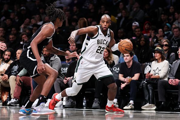 NEW YORK, NEW YORK - DECEMBER 27: Khris Middleton #22 of the Milwaukee Bucks drives to the basket during the second quarter of the game against the Brooklyn Nets at Barclays Center on December 27, 2023 in New York City. NOTE TO USER: User expressly acknowledges and agrees that, by downloading and or using this photograph, User is consenting to the terms and conditions of the Getty Images License Agreement. (Photo by Dustin Satloff/Getty Images)